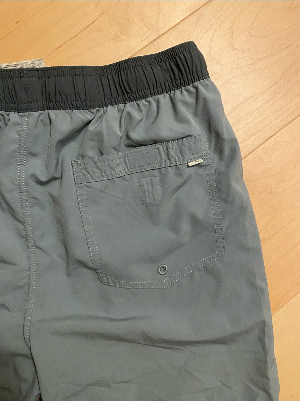 Vuori Men's Slate Blue Shorts, gray Waistband. Lined. Size medium. 7” inseam - Picture 5 of 6